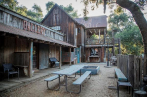 Historic Farmhouse on 5 Peaceful Acres with Ancient Oaks & Creek above Temecula